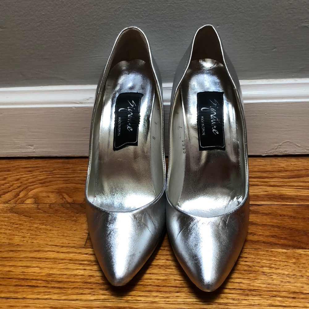 Signature silver heel